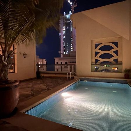 Neyar Beach Vibes - The Penthouse Hostel Dubai Buitenkant foto