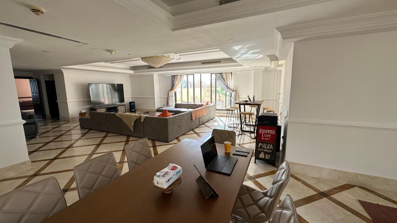 Neyar Beach Vibes - The Penthouse Hostel Dubai Buitenkant foto
