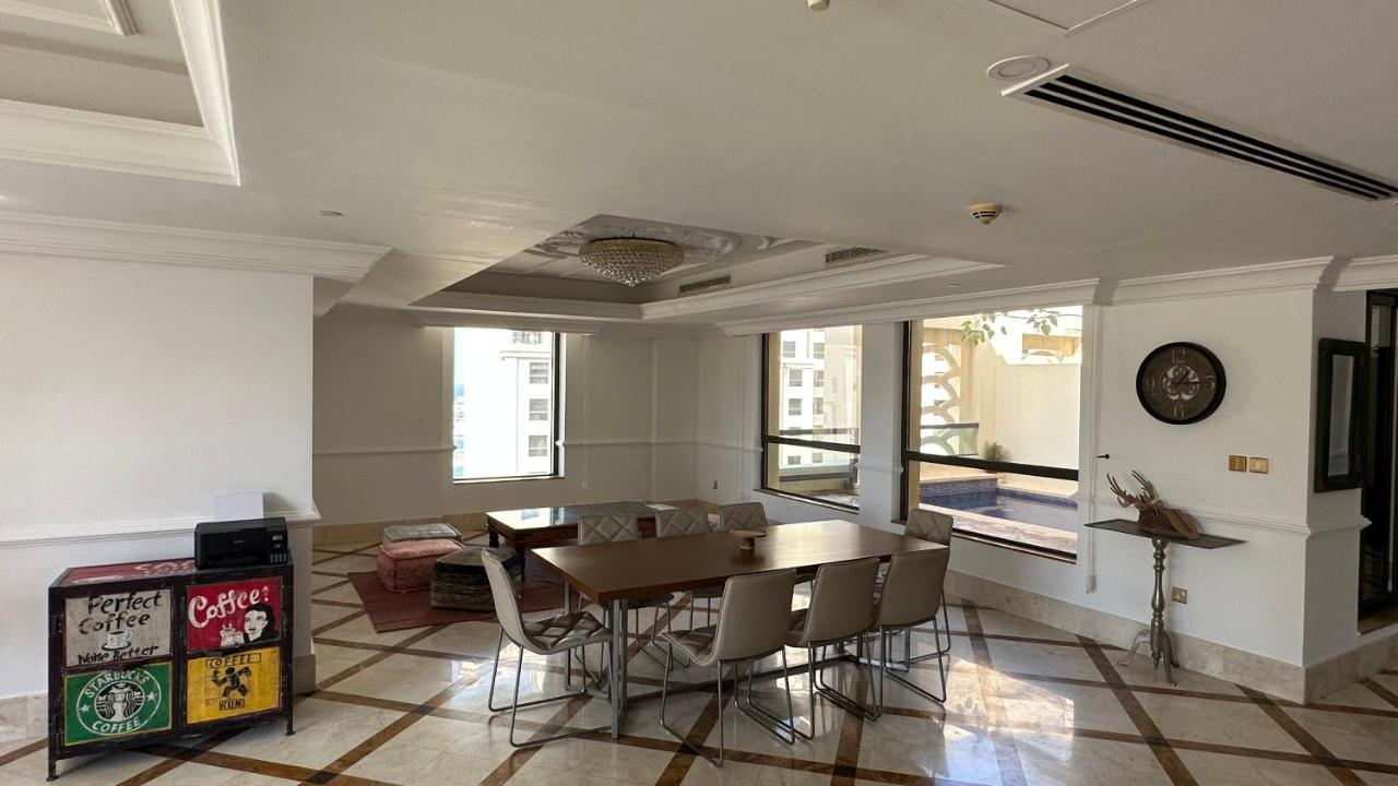 Neyar Beach Vibes - The Penthouse Hostel Dubai Buitenkant foto