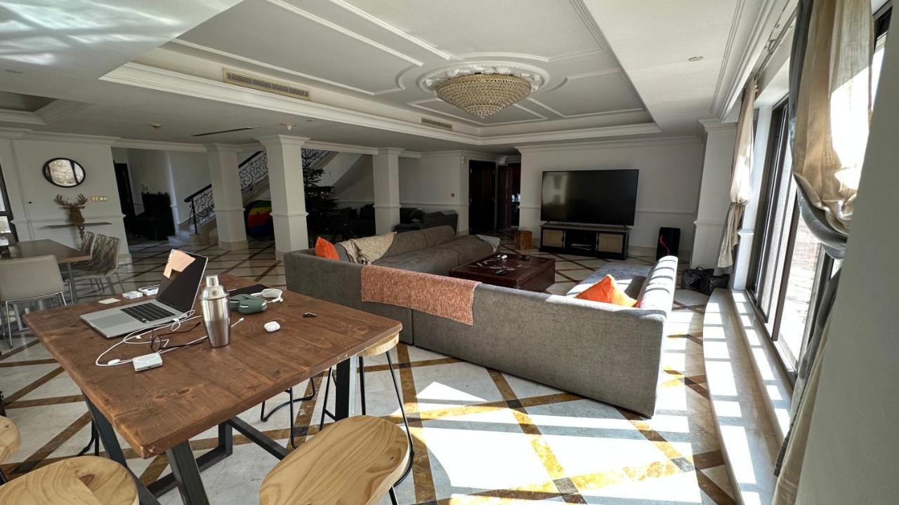 Neyar Beach Vibes - The Penthouse Hostel Dubai Buitenkant foto