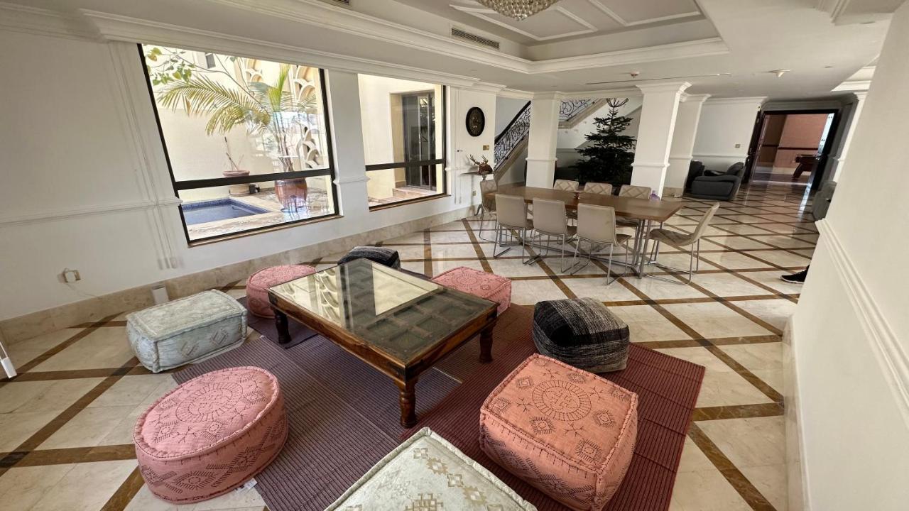 Neyar Beach Vibes - The Penthouse Hostel Dubai Buitenkant foto