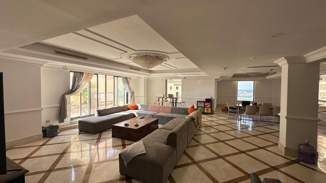 Neyar Beach Vibes - The Penthouse Hostel Dubai Buitenkant foto