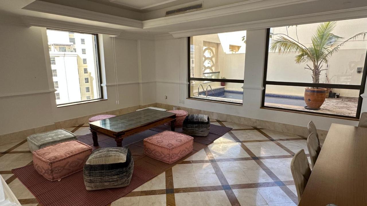 Neyar Beach Vibes - The Penthouse Hostel Dubai Buitenkant foto